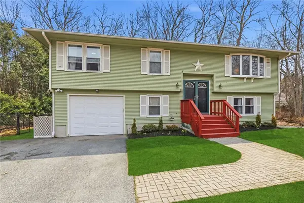 48 Roger Williams Drive, Johnston, RI 02919