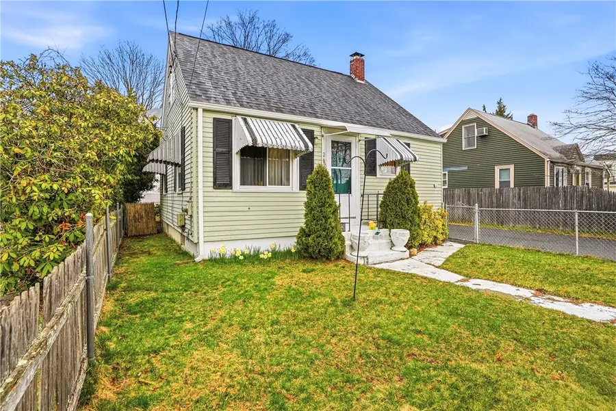 26 Pembroke Avenue, Pawtucket, RI 02860 - #3
