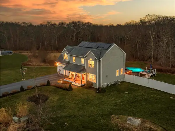 31 Plantation Drive, Tiverton, RI 02878