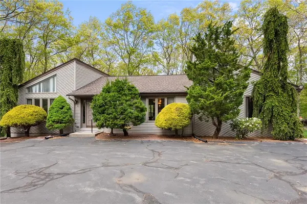 44 Whipple Road, Smithfield, RI 02917
