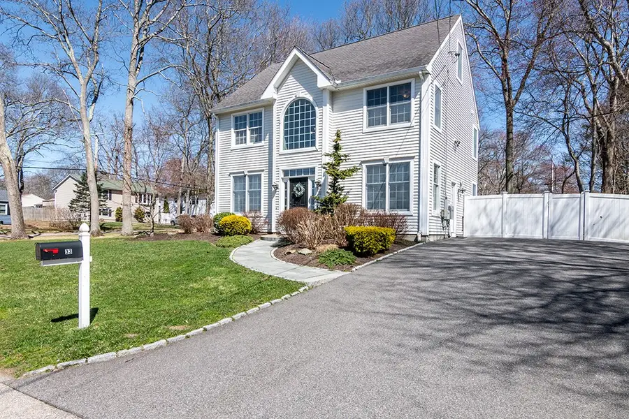 33 Twin Leaf Trail, Saunderstown, RI 02874 - #2