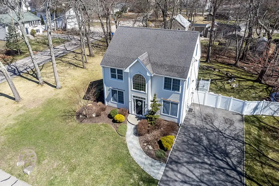 33 Twin Leaf Trail, Saunderstown, RI 02874 - #3