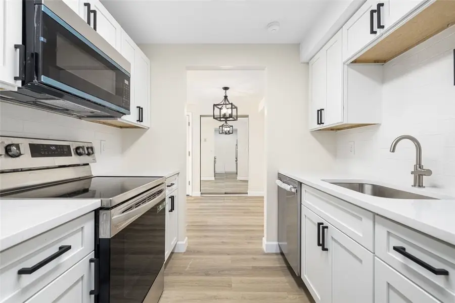 36 Cowesett Avenue #4, West Warwick, RI 02893 - #3