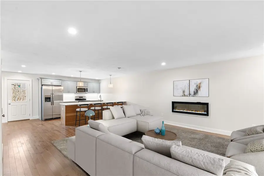 4 Trinity Way, Johnston, RI 02919 - #3