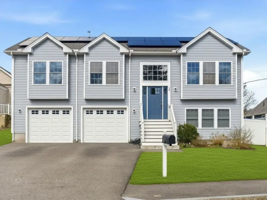 29 Calumet Avenue, Johnston, RI 02919 - #2