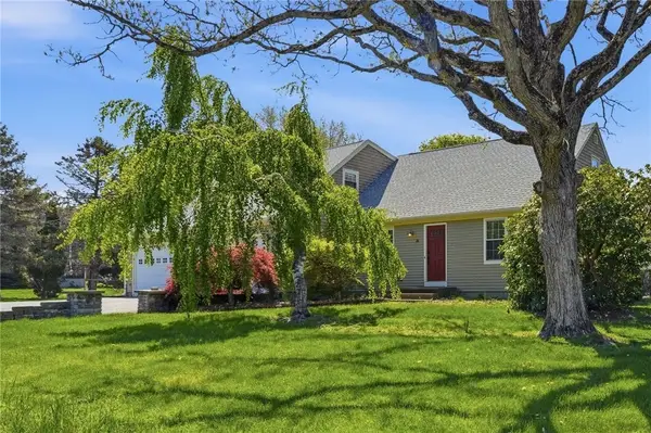 26 Ridgeside Lane, Tiverton, RI 02878