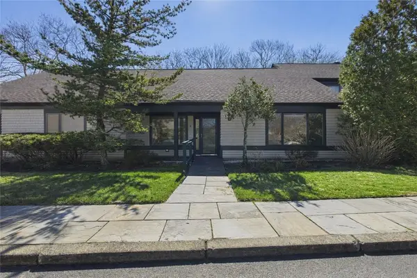 4 Meadowbrook Way, Narragansett, RI 02882