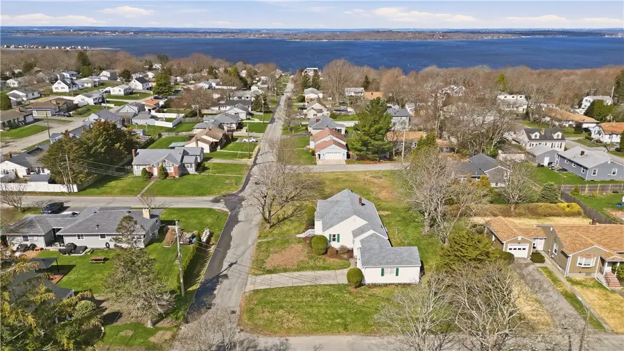 24 Kearns Avenue, Tiverton, RI 02878 - #2