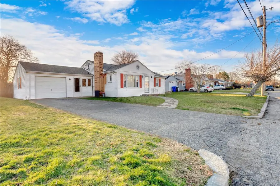 92 Weeden Avenue, Rumford, RI 02916 - #3