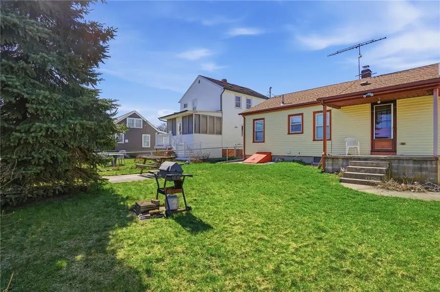 32 Crawford Street, Cranston, RI 02910 - #3