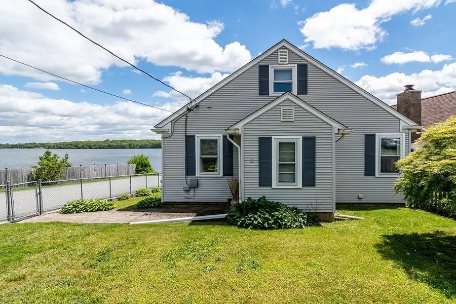 4 Lake Avenue, Tiverton, RI 02878 - #3
