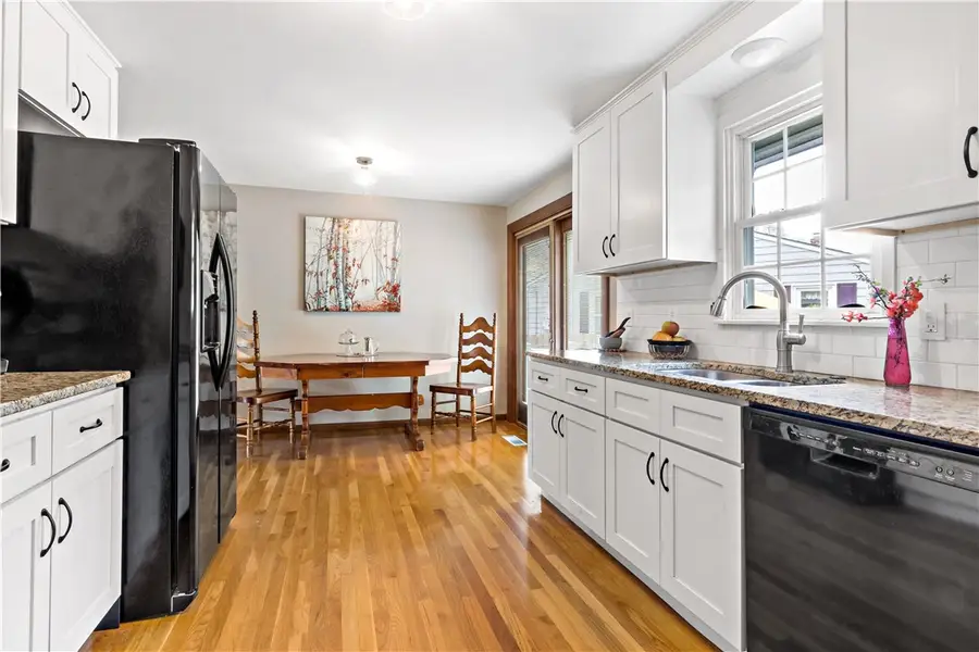 25 Ferncrest Drive, Riverside, RI 02915 - #3