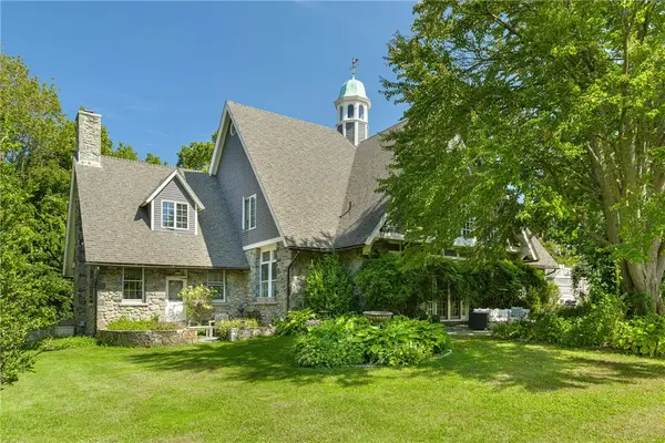 3 Stone Tower Lane, Barrington, RI 02806