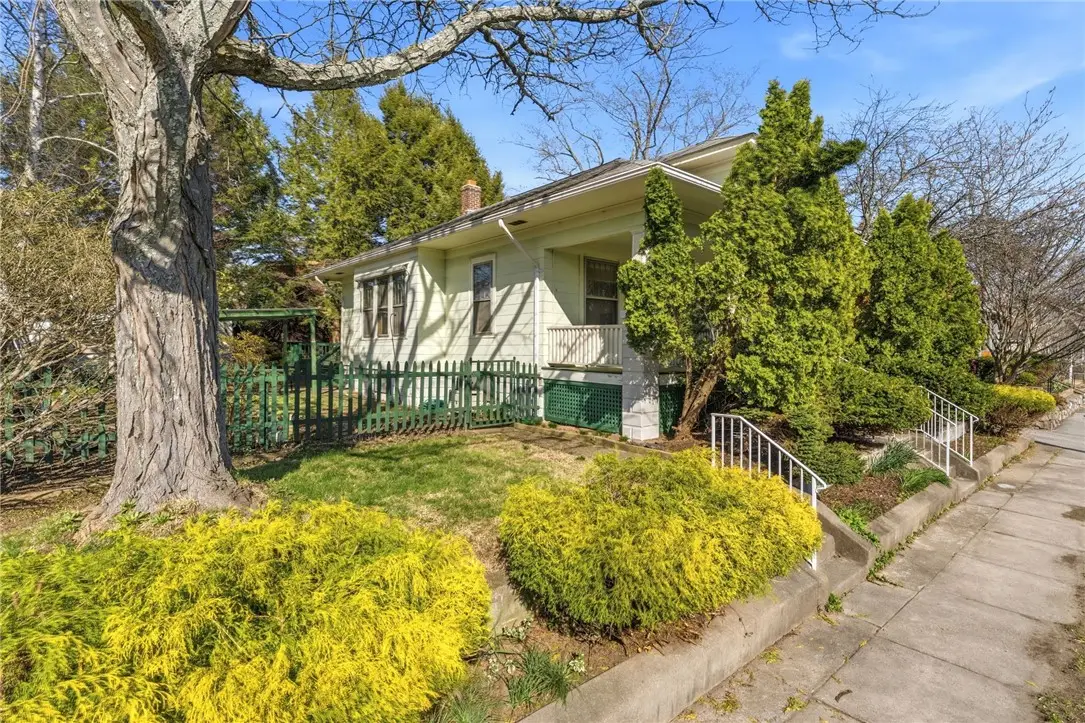 27 Essex Street, Cranston, RI 02910 - #1