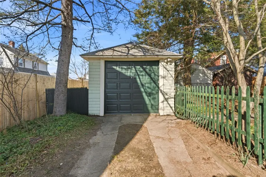 27 Essex Street, Cranston, RI 02910 - #3