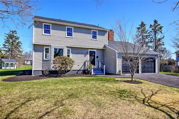 3 Pine Top Road, Barrington, RI 02806