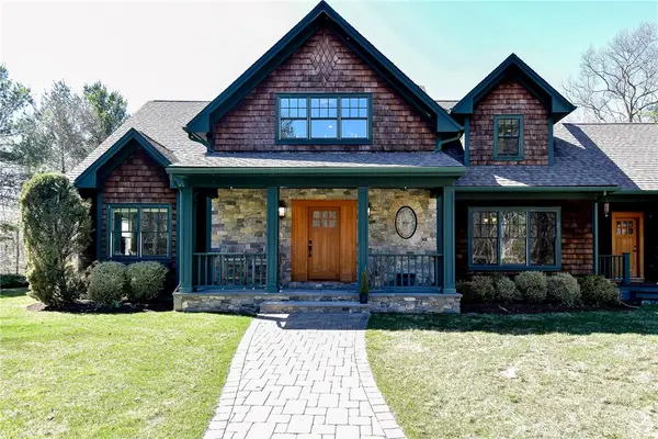 165 Lenihan Lane, East Greenwich, RI 02818