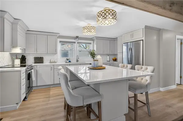 80 Glendale Avenue, Warwick, RI 02889