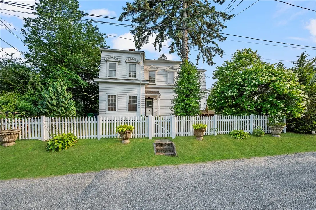 10 Hendricks Street, South Kingstown, RI 02879 - #1