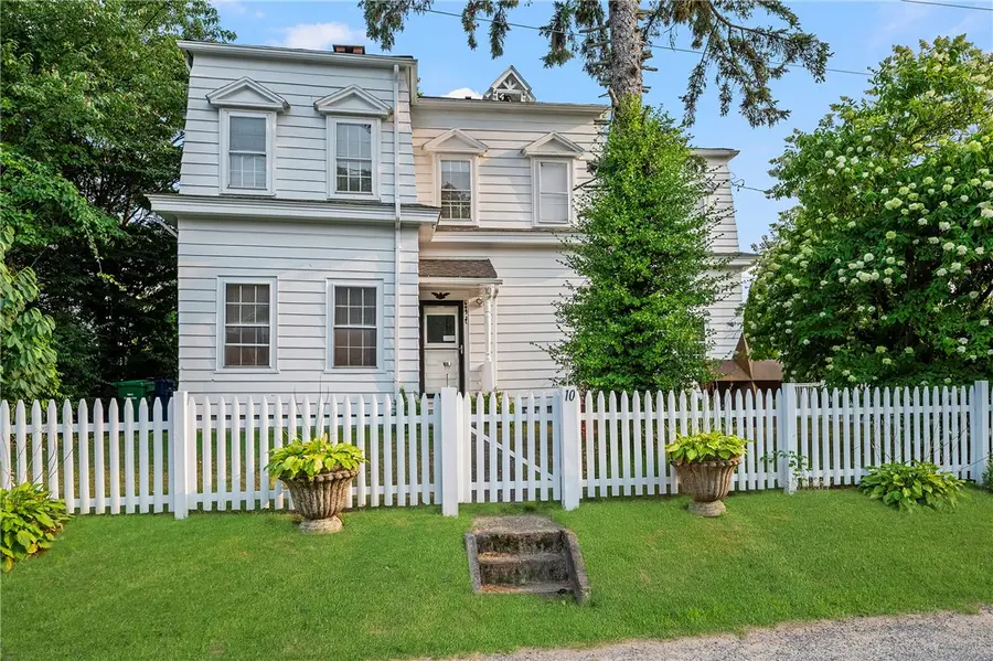10 Hendricks Street, South Kingstown, RI 02879 - #2