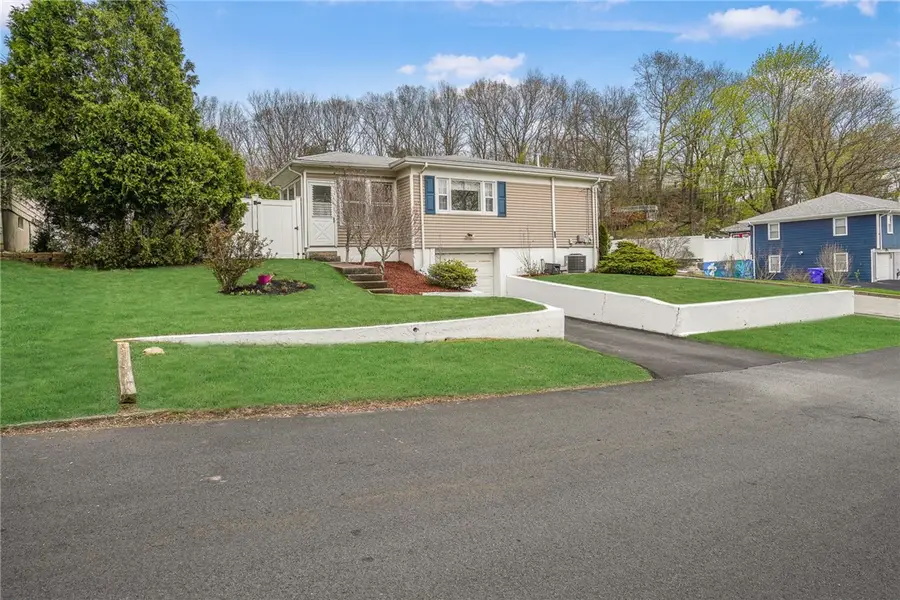 6 Longmeadow Drive, North Providence, RI 02904 - #3