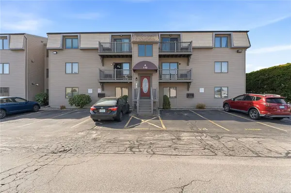 9 Village Court #9, West Warwick, RI 02893