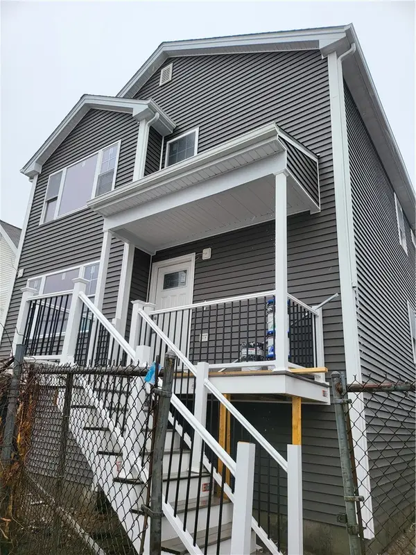 731 Potters Avenue, Providence, RI 02907