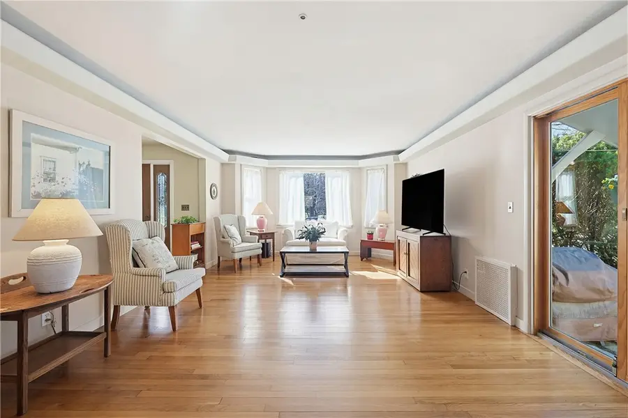 11 Katherine Road, Woonsocket, RI 02895 - #3