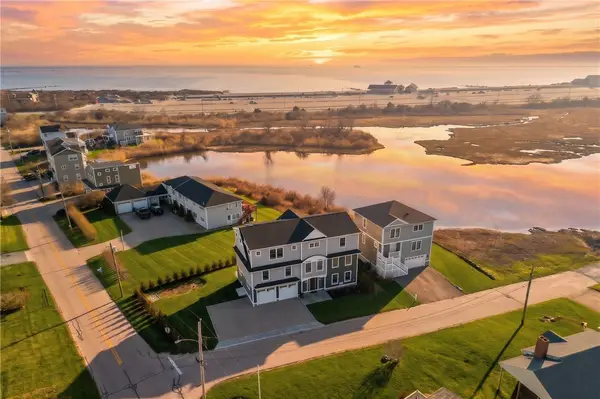 2 Sedge Court, Narragansett, RI 02882