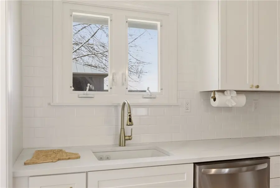 23 Birch Street, Portsmouth, RI 02871 - #3