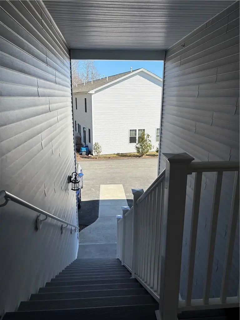 9 Gray Coach Lane #913, Cranston, RI 02921 - #3