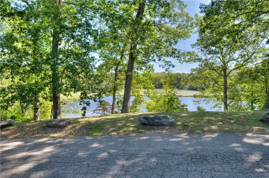 110 Lake View Road, Cranston, RI 02920 - #3