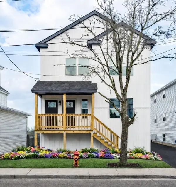 39 Douglas Avenue, Providence, RI 02908