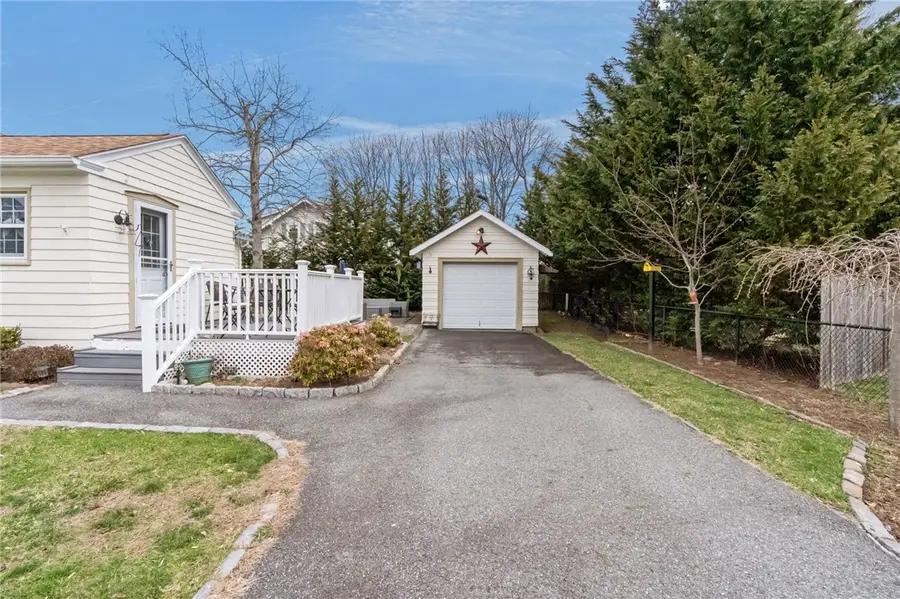 41 Rogers Avenue, Riverside, RI 02915 - #3
