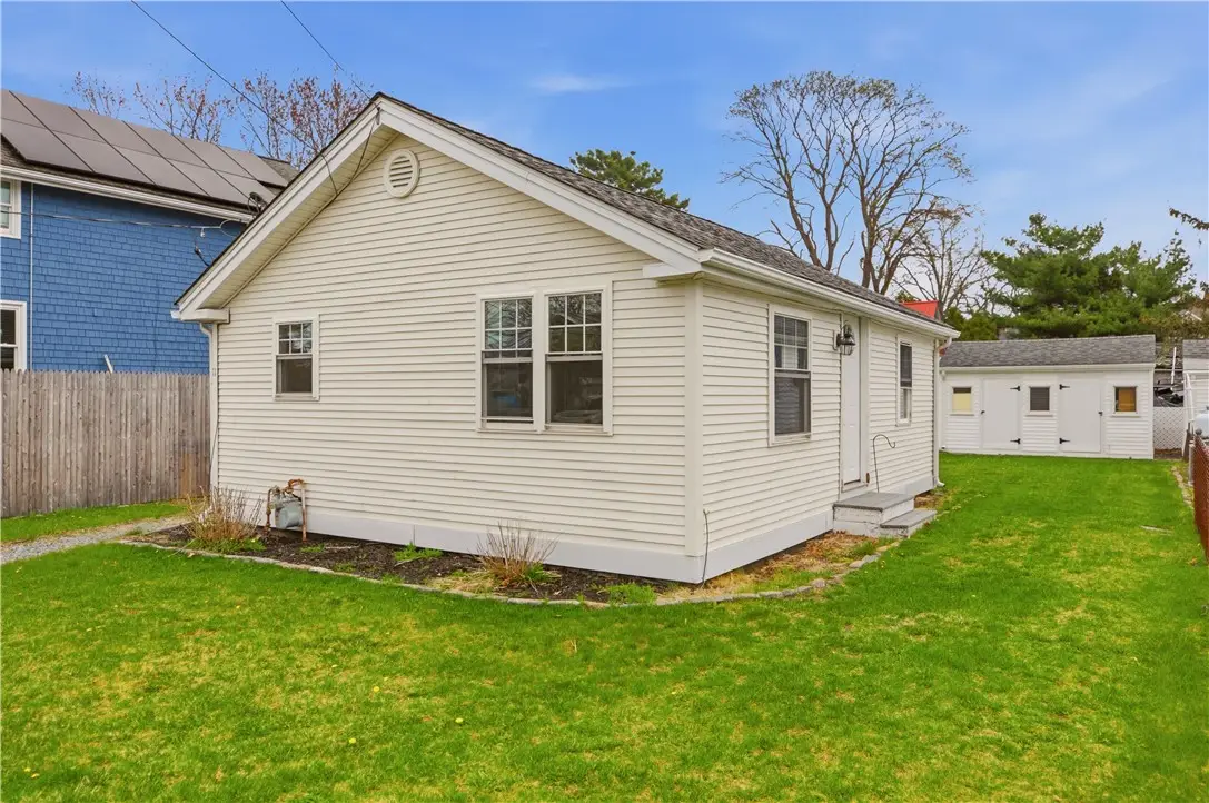 11 Leslie Avenue, Barrington, RI 02806 - #1