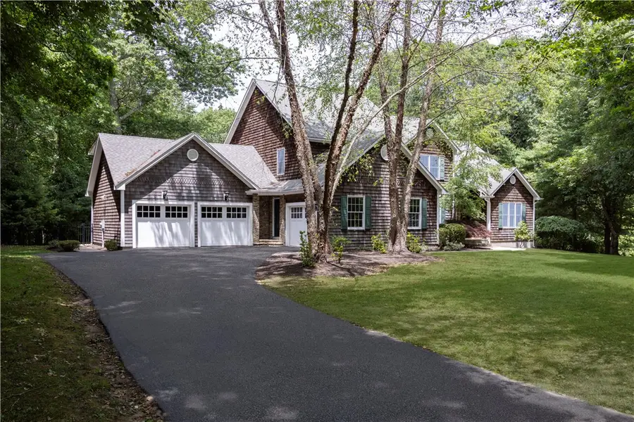 258 Woodridge Drive, Saunderstown, RI 02874 - #2