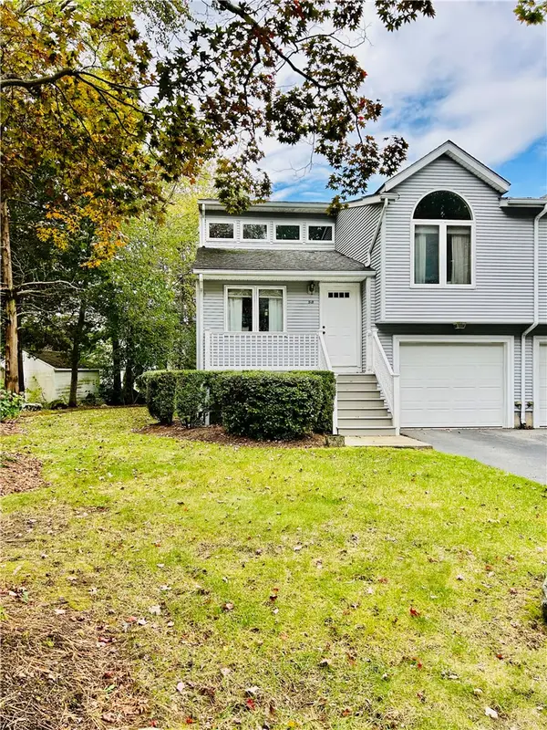 11 College Hill Road #5B, Warwick, RI 02886