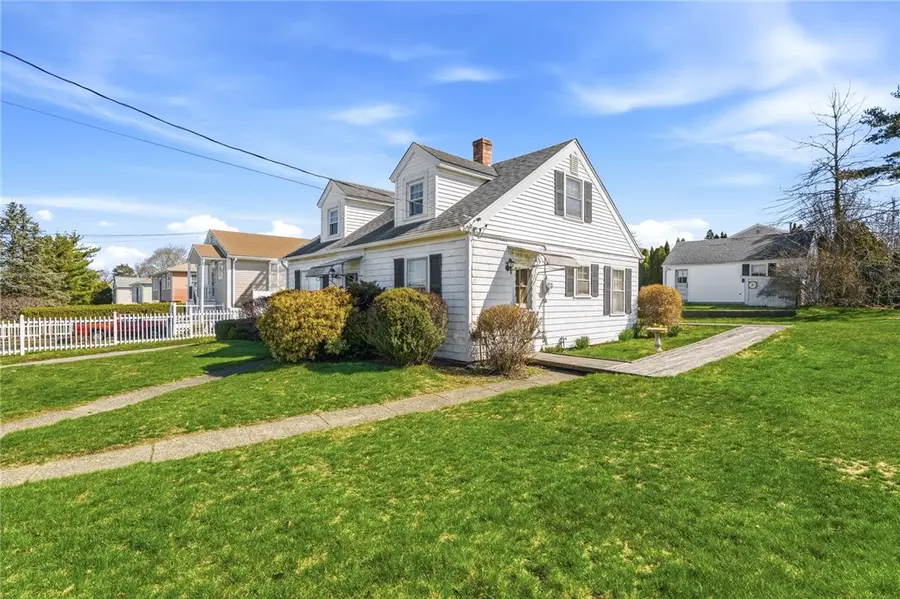 528 Metacom Avenue, Bristol, RI 02809 - #2
