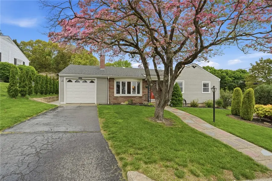 13 Garden Drive, Lincoln, RI 02865 - #2