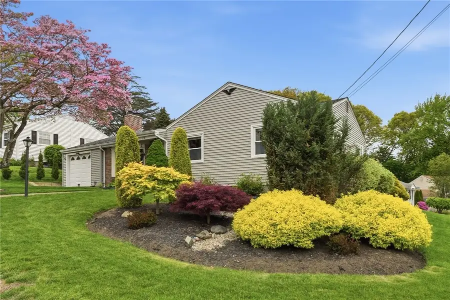 13 Garden Drive, Lincoln, RI 02865 - #3