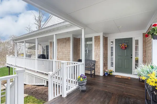 42 Ferry Landing Circle, Portsmouth, RI 02871