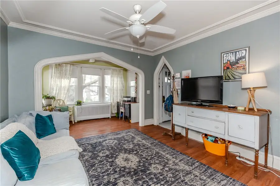 18 Bow Street, Cranston, RI 02905 - #3