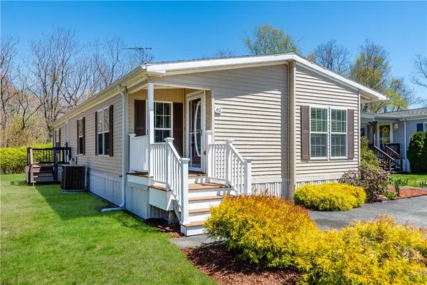 40 Campbell Circle, East Greenwich, RI 02818