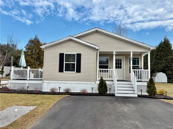 16 Valiant Drive, Coventry, RI 02816