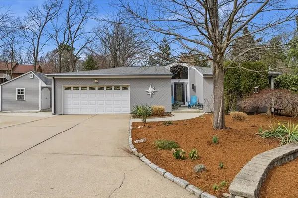 17 Morpheus Drive, Cumberland, RI 02864