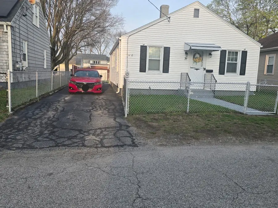 39 Clinton Street, Pawtucket, RI 02861 - #3