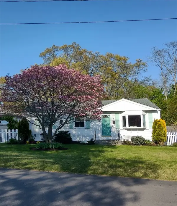 26 Potomac Road, Warwick, RI 02888