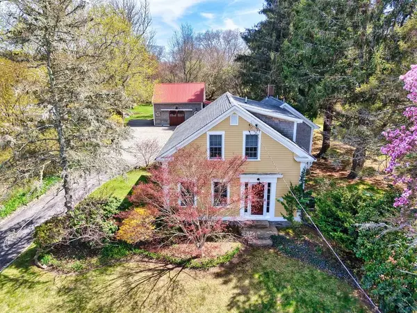 433 East Road, Tiverton, RI 02878