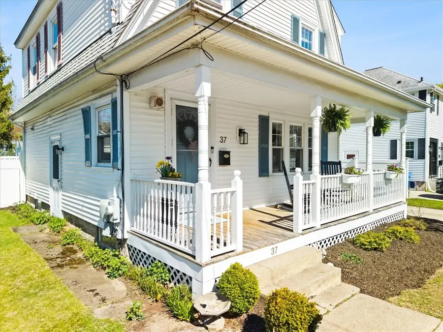 37 Kelley Avenue, Rumford, RI 02916 - #3