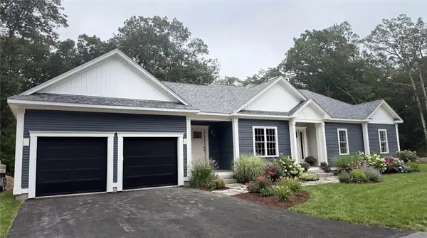 11 Fox Run Trail, Smithfield, RI 02917